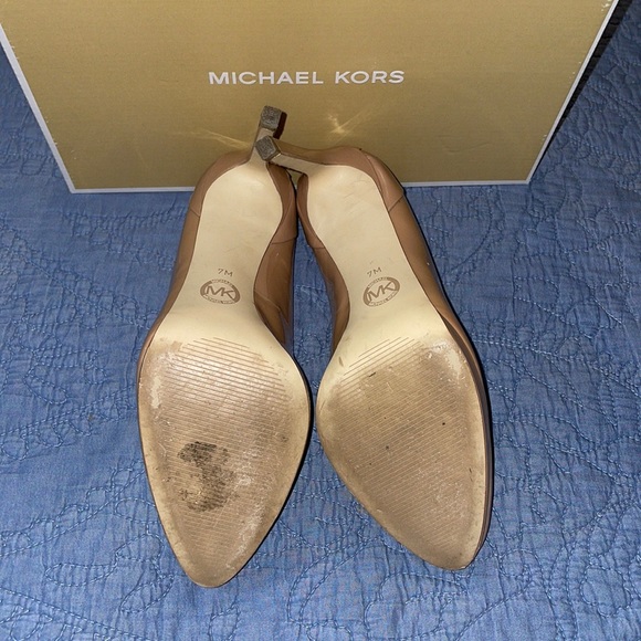 Michael Kors Yasmin Pumps size 7 - Picture 3 of 5